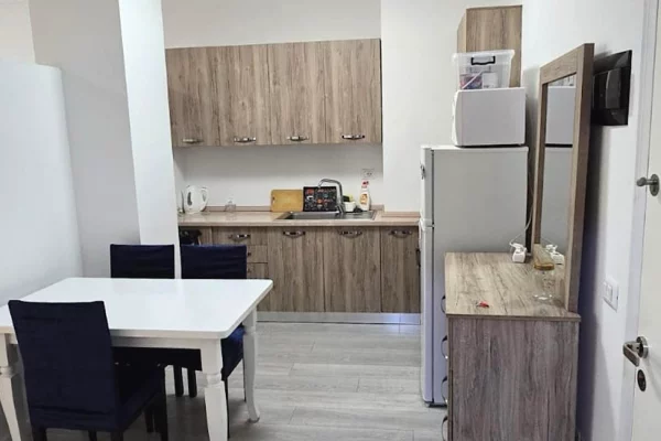 Shtepi me qera Apartament ne Tirane, 1+1, Mobilimi E mobiluar, Pagesa 55,000  Leke.