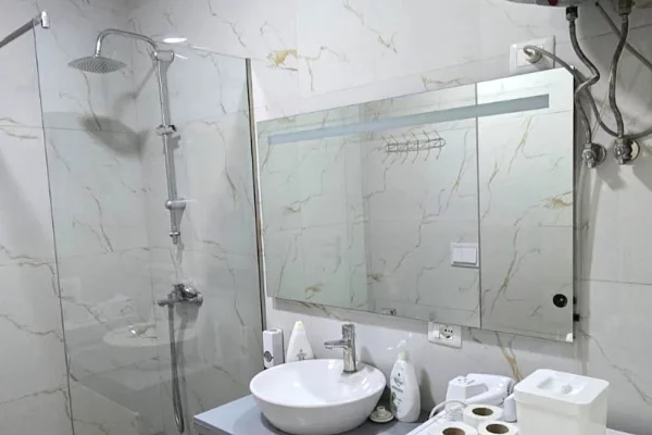 Shtepi me qera Apartament ne Tirane, 1+1, Mobilimi E mobiluar, Pagesa 55,000  Leke.