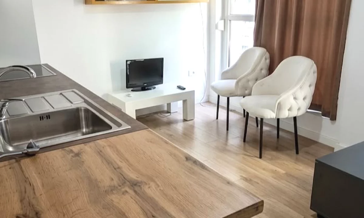 Shtepi me qera Apartament ne Tirane, 1+1, Mobilimi E mobiluar, Pagesa 40,000  Leke.