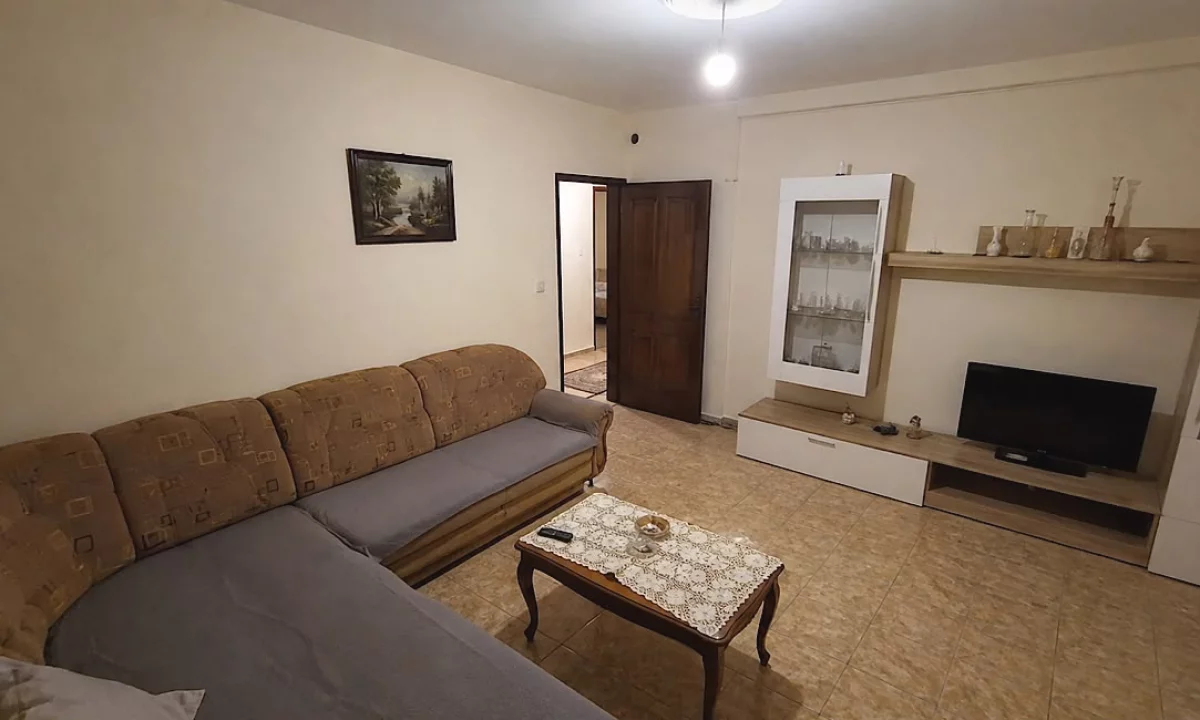 Shtepi ne shitje Apartament ne Tirane, 1+1, Mobilimi E mobiluar, Pagesa 10,000,000  Leke.