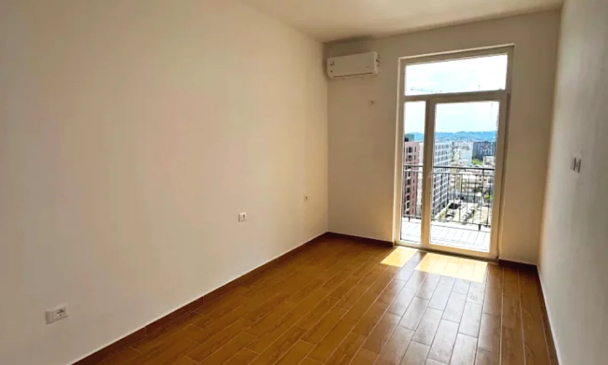 Zyre 2+1 me Qera Bulevardi I RI (ID RZ031) Tirane