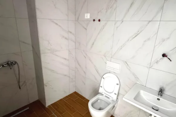 Zyre 2+1 me Qera Bulevardi I RI (ID RZ031) Tirane