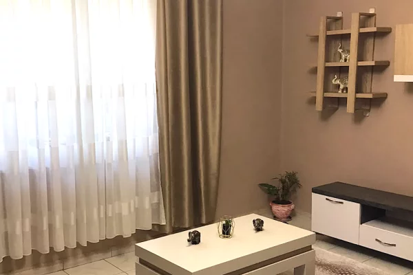 Shtepi me qera Apartament ne Tirane, 2+1, Mobilimi E mobiluar, Pagesa 65,000  Leke.