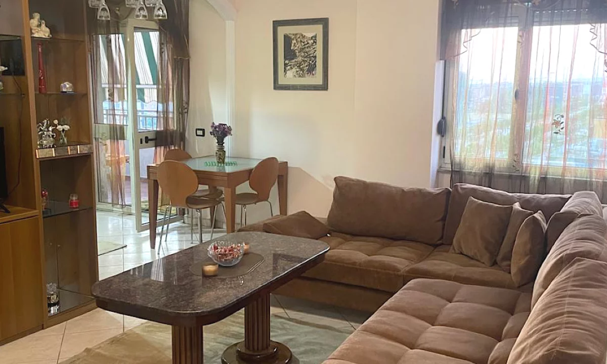 Shtepi me qera Apartament ne Tirane, 2+1, Mobilimi E mobiluar, Pagesa 75,000  Leke.