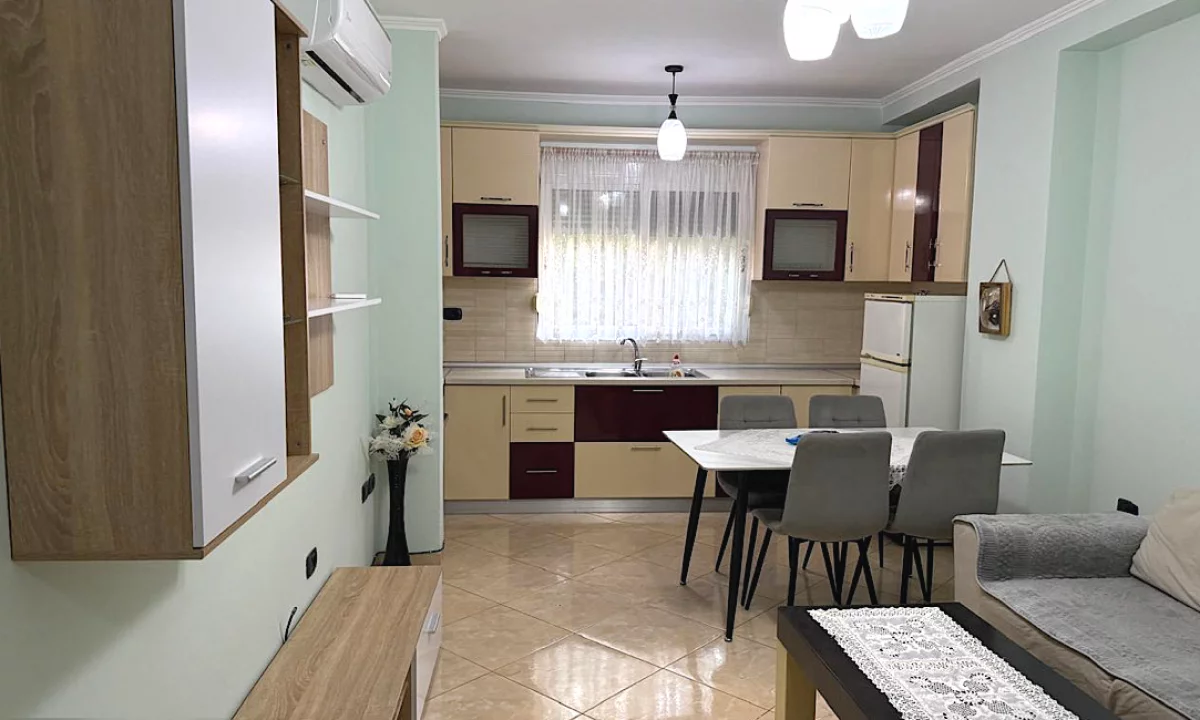 Shtepi me qera Apartament ne Tirane, 1+1, Mobilimi E mobiluar, Pagesa 55,000  Leke.