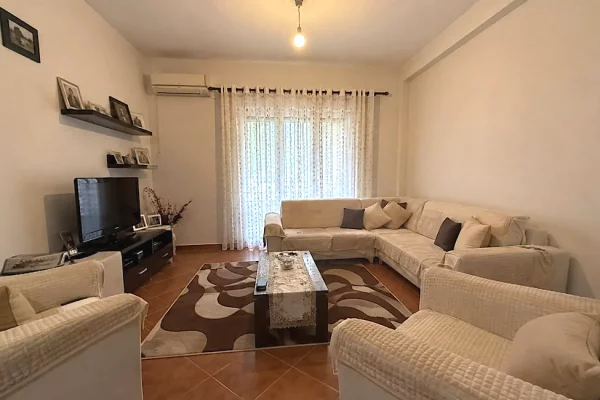 Apartament 1+1 me Qera Liqeni Artificial (ID R10128) Tirane