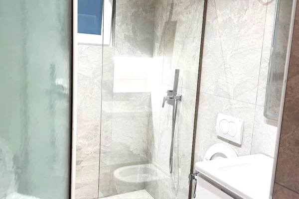 Shtepi me qera Apartament ne Tirane, 1+1, Mobilimi E mobiluar, Pagesa 50,000  Leke.