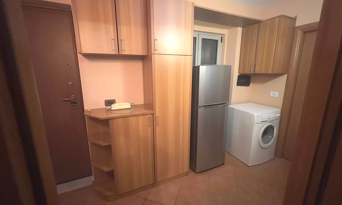 Shtepi me qera Apartament ne Tirane, 2+1, Mobilimi E mobiluar, Pagesa 50,000  Leke.