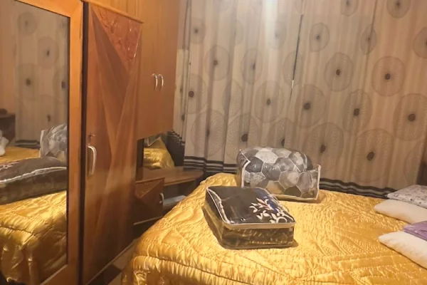 Shtepi me qera Apartament ne Tirane, 2+1, Mobilimi E mobiluar, Pagesa 50,000  Leke.