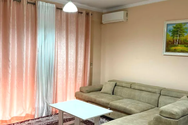 Shtepi me qera Apartament ne Tirane, 1+1, Mobilimi E mobiluar, Pagesa 50,000  Leke.