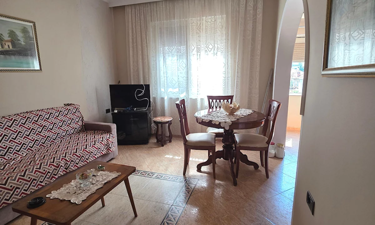 Shtepi me qera Apartament ne Tirane, 2+1, Mobilimi E mobiluar, Pagesa 60,000  Leke.