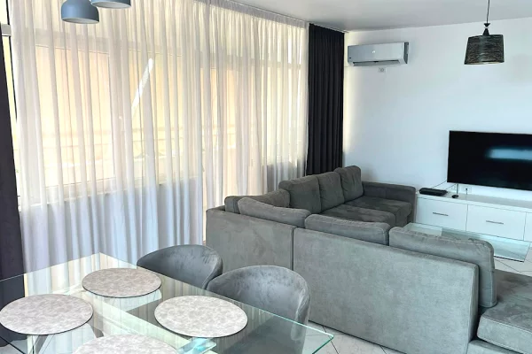 Shtepi me qera Apartament ne Tirane, 2+1, Mobilimi E mobiluar, Pagesa 65,000  Leke.