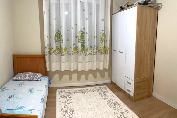 Shtepi me qera Apartament ne Tirane, 2+1, Mobilimi E mobiluar, Pagesa 85,000  Leke.
