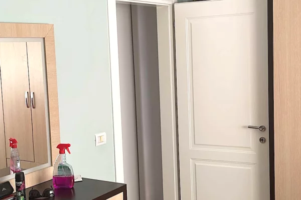 Shtepi me qera Apartament ne Tirane, 2+1, Mobilimi E mobiluar, Pagesa 50,000  Leke.