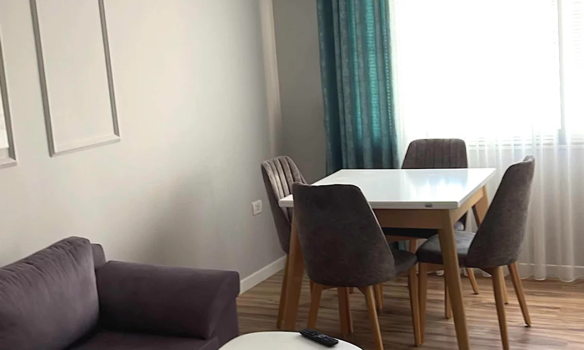 Shtepi me qera Apartament ne Tirane, 2+1, Mobilimi E mobiluar, Pagesa 50,000  Leke.
