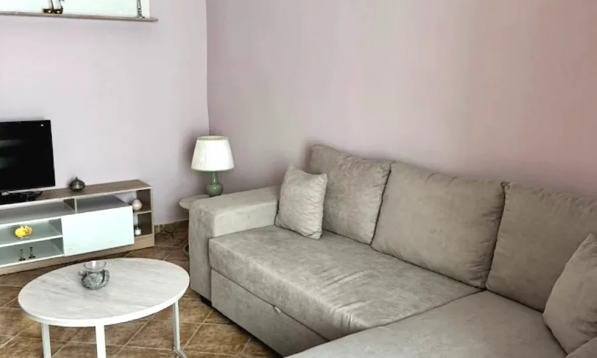 Shtepi me qera Apartament ne Tirane, 1+1, Mobilimi E mobiluar, Pagesa 45,000  Leke.