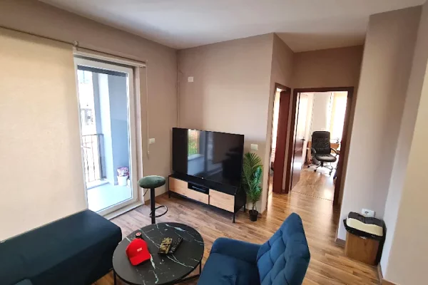 Zyre me Qera 4+1 21 Dhjetori  (ID RZ033) Tirane