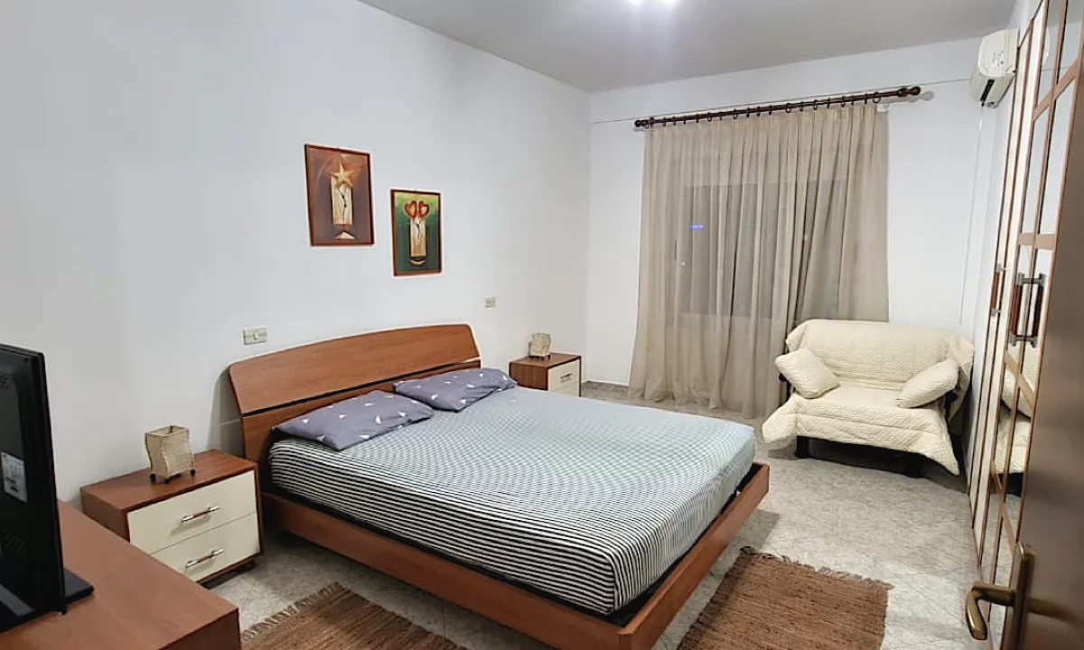 Shtepi me qera Apartament ne Tirane, 1+1, Mobilimi E mobiluar, Pagesa 65,000  Leke.