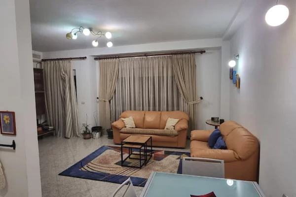 Shtepi me qera Apartament ne Tirane, 1+1, Mobilimi E mobiluar, Pagesa 65,000  Leke.