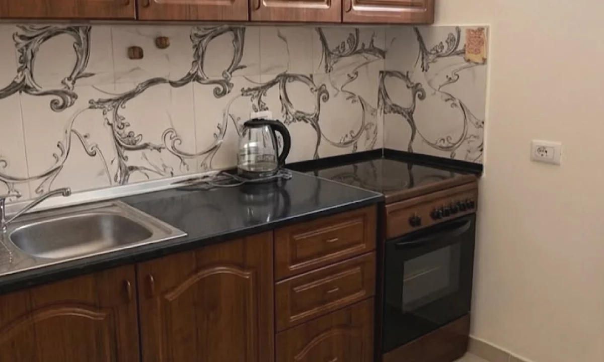 Shtepi me qera Apartament ne Tirane, 1+1, Mobilimi E mobiluar, Pagesa 45,000  Leke.