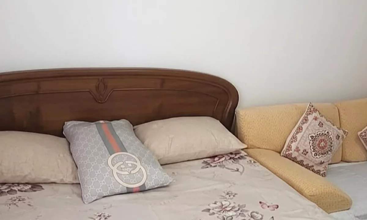 Shtepi me qera Apartament ne Tirane, 1+1, Mobilimi E mobiluar, Pagesa 50,000  Leke.