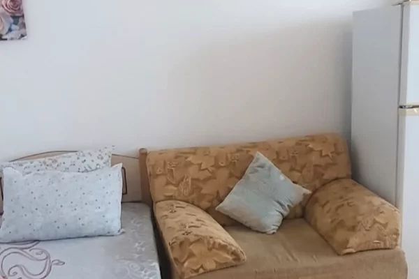 Shtepi me qera Apartament ne Tirane, 1+1, Mobilimi E mobiluar, Pagesa 50,000  Leke.