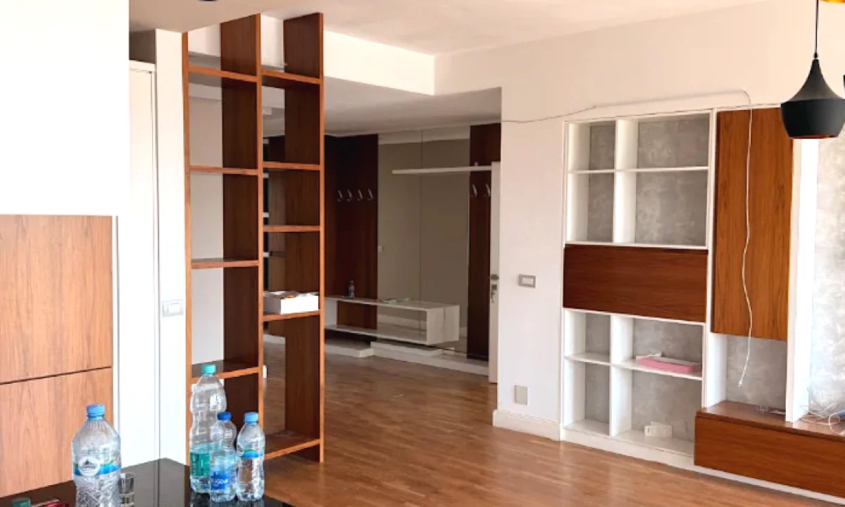 Shtepi me qera Shtepi Private ne Tirane, 3+1, Mobilimi E mobiluar, Pagesa 800  Euro.