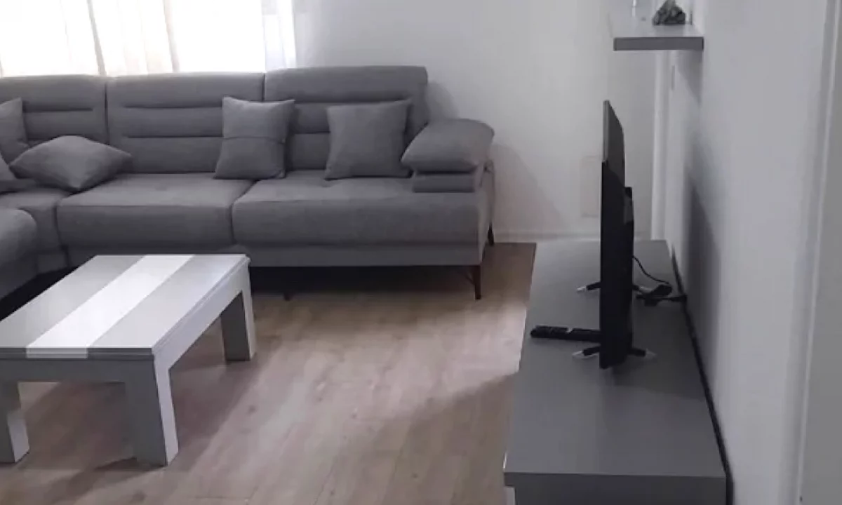 Shtepi me qera Apartament ne Tirane, 1+1, Mobilimi E mobiluar, Pagesa 50,000  Leke.