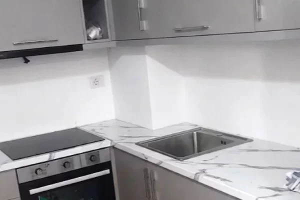 Shtepi me qera Apartament ne Tirane, 1+1, Mobilimi E mobiluar, Pagesa 50,000  Leke.