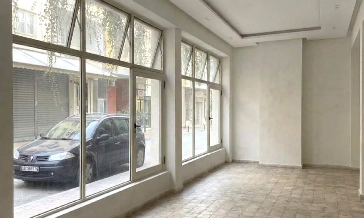 Dyqan me Qera ne Bllok (ID RD09) Tirane