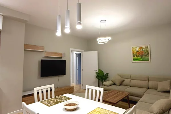 Shtepi me qera Apartament ne Tirane, 1+1, Mobilimi E mobiluar, Pagesa 650  Euro.