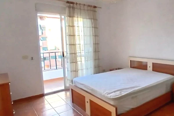 Shtepi me qera Apartament ne Tirane, 1+1, Mobilimi E mobiluar, Pagesa 50,000  Leke.