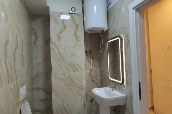 Shtepi me qera Apartament ne Tirane, 1+1, Mobilimi E mobiluar, Pagesa 50,000  Leke.