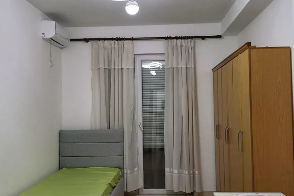 Shtepi me qera Apartament ne Tirane, 2+1, Mobilimi E mobiluar, Pagesa 56,000  Leke.