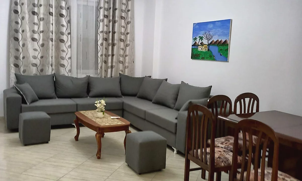 Shtepi me qera Apartament ne Tirane, 2+1, Mobilimi E mobiluar, Pagesa 56,000  Leke.