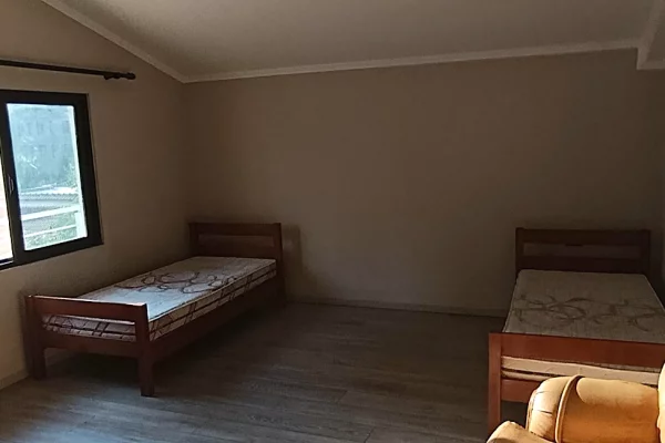 Shtepi me qera Shtepi Private ne Tirane, 1+1, Mobilimi E mobiluar, Pagesa 40,000  Leke.