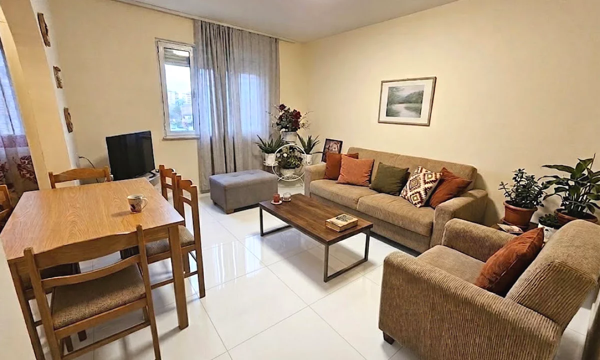 Shtepi me qera Apartament ne Tirane, 2+1, Mobilimi E mobiluar, Pagesa 55,000  Leke.