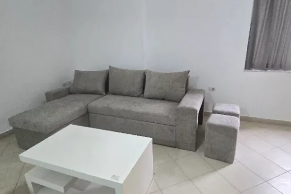 Shtepi me qera Apartament ne Tirane, 3+1, Mobilimi E mobiluar, Pagesa 800  Euro.