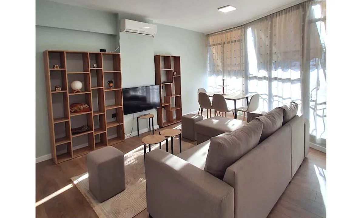 Shtepi me qera Apartament ne Tirane, 1+1, Mobilimi E mobiluar, Pagesa 60,000  Leke.