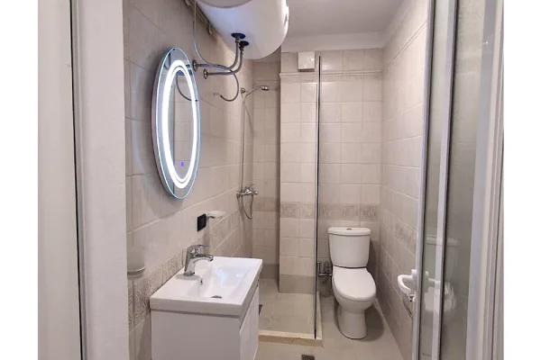Shtepi me qera Apartament ne Tirane, 1+1, Mobilimi E mobiluar, Pagesa 60,000  Leke.
