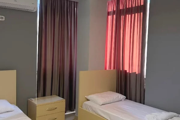 Shtepi me qera Apartament ne Tirane, 2+1, Mobilimi E mobiluar, Pagesa 750  Euro.
