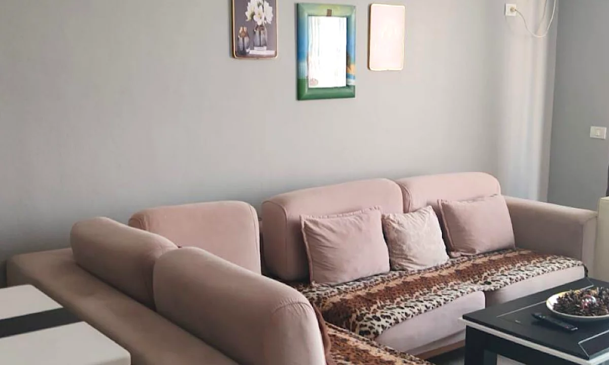 Shtepi me qera Apartament ne Tirane, 2+1, Mobilimi E mobiluar, Pagesa 55,000  Leke.