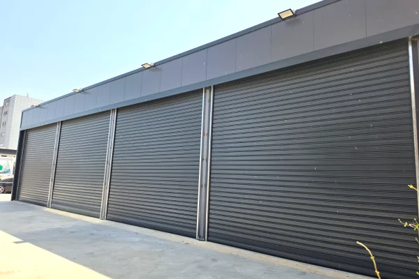 Ambient biznesi me qera 4+1 ne Tirane - 200,000 Leke