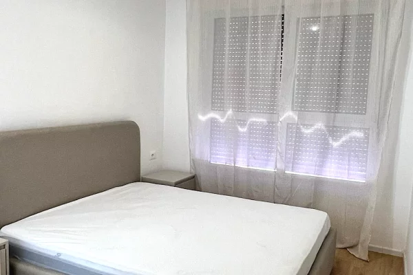 Shtepi me qera Apartament ne Tirane, 2+1, Mobilimi E mobiluar, Pagesa 50,000  Leke.
