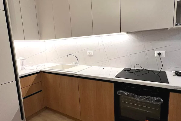 Shtepi me qera Apartament ne Tirane, 2+1, Mobilimi E mobiluar, Pagesa 50,000  Leke.