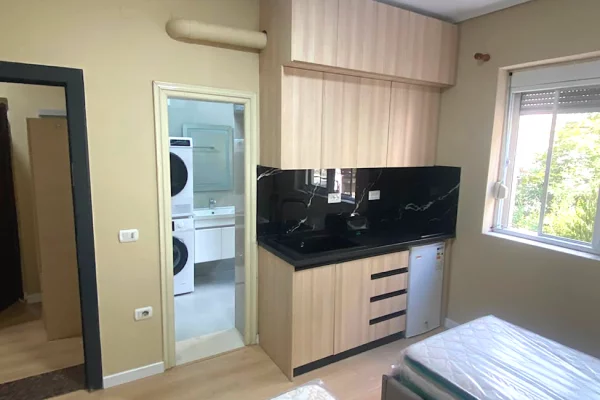 Garsoniere Me Qera 21 Dhjetori (ID RG017) Tirane.