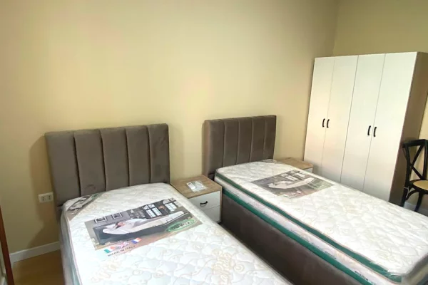 Shtepi me qera Apartament ne Tirane, Garsoniere, Mobilimi E mobiluar, Pagesa 48,000  Leke.