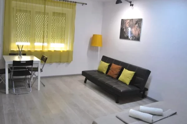 Shtepi me qera Garsoniere ne Tirane - 43,000 Leke