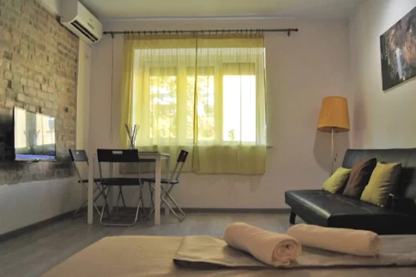 Shtepi me qera Apartament ne Tirane, Garsoniere, Mobilimi E mobiluar, Pagesa 43,000  Leke.