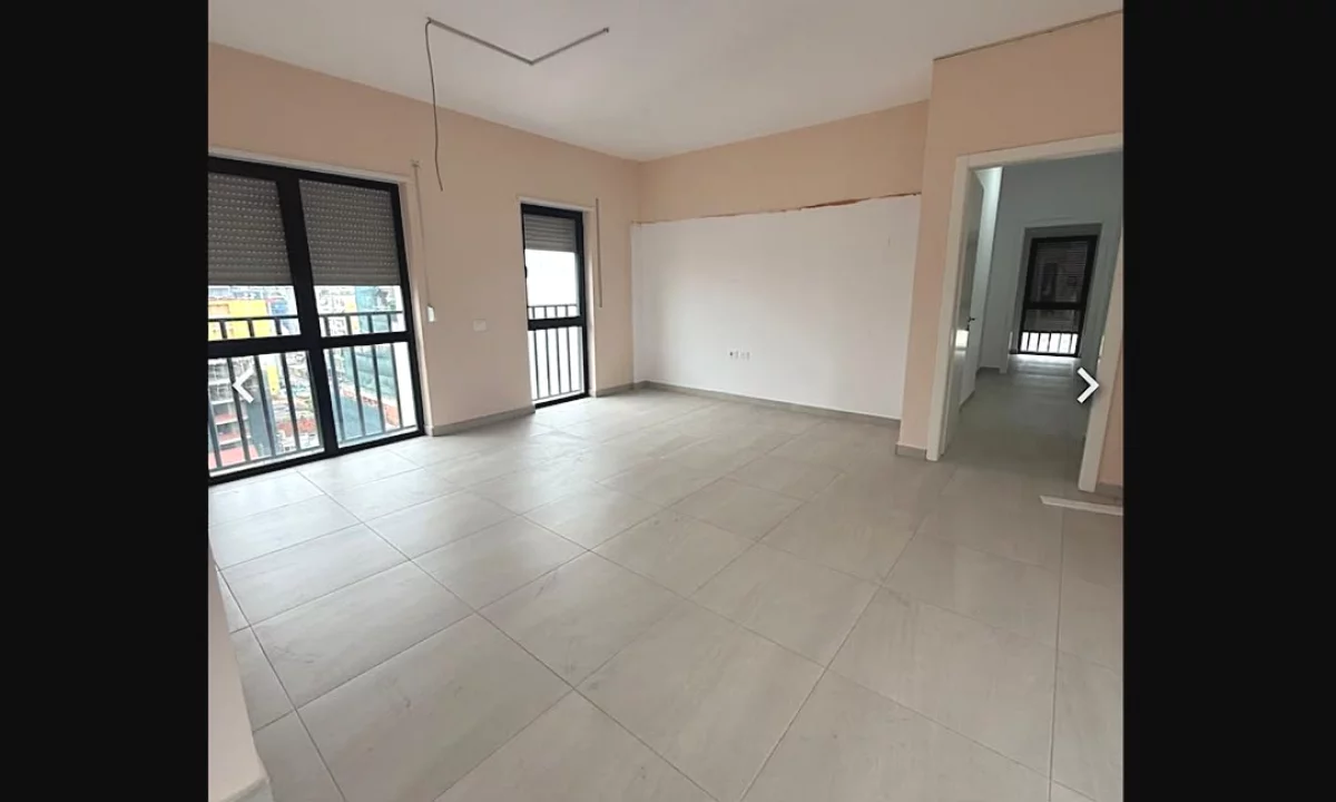 Shtepi me qera Apartament ne Tirane, 3+1, Mobilimi Bosh, pa mobiluar, Pagesa 80,000  Leke.